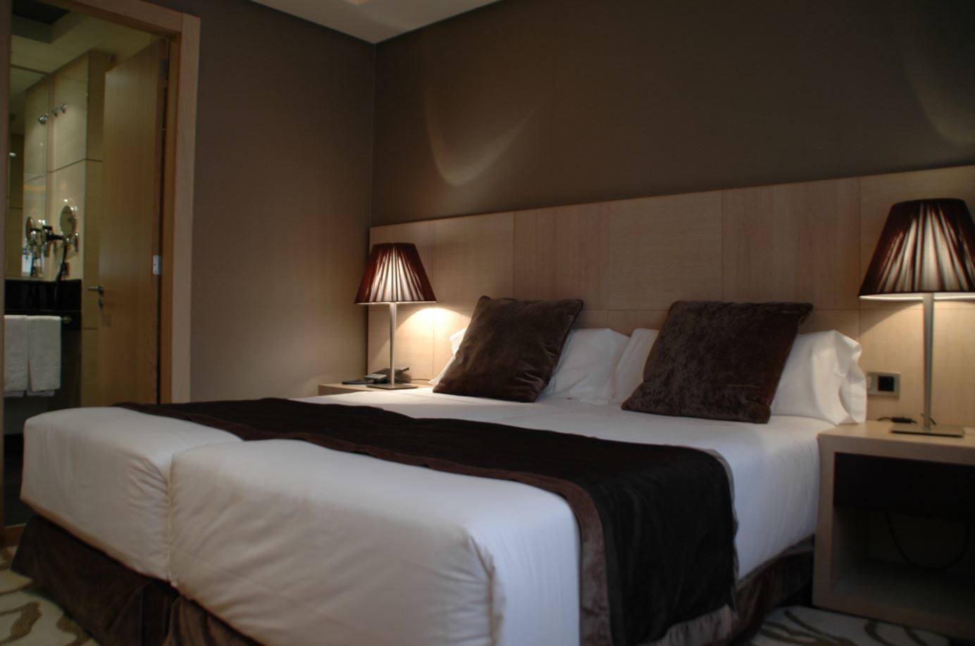 Washington Parquesol Suites & Hotel Valladolid Exterior photo