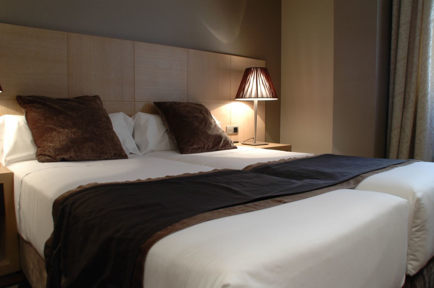 Washington Parquesol Suites & Hotel Valladolid Exterior photo